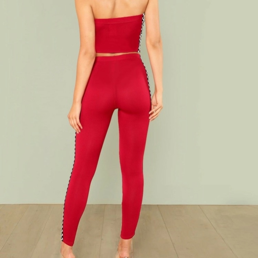 Red set - Picture 3 of 5
